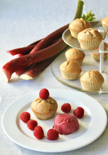 Muffin sofficissimi al rabarbaro, banana e mandorle - dettaglio rabarbaro