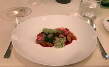 Restaurant Edvard Vienna - pesce giapponese Madai su riduzione di vino e spezie