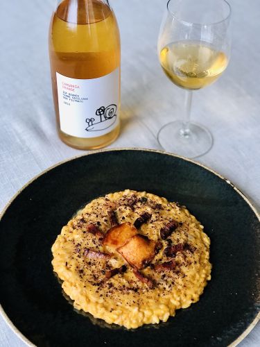 Risotto con purè di zucca fritta, pancetta croccante e scagliette di cioccolato fondente - abbinamento vino Catarratto Salvatore Tamburello