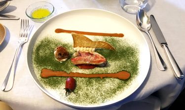 Ristorante Il Duomo Ragusa Ibla - triglia alla palermitana con pomodoro, polvere di basilico e croccante al foie gras