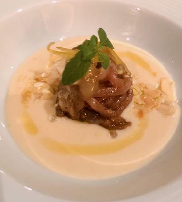 Ristorante Tocco D'oro a Comiso - tartare di tonno e crema di mandorle