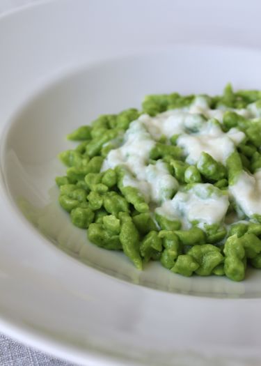 Spätzle all'aglio orsino con fonduta di pecorino stagionato - zoom