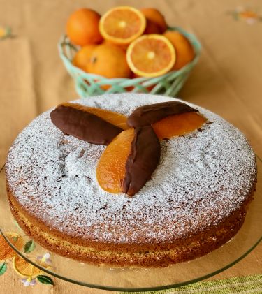  Torta arancia con tocchetti di cioccolato fondente e crema leggera all'arancia - intera