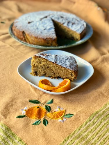 torta all'arancia con pezzetti di cioccolato fondente e marmellata d'arancia - dettaglio