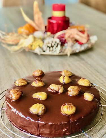 Torta alle castagne con ganache al cioccolato fondente