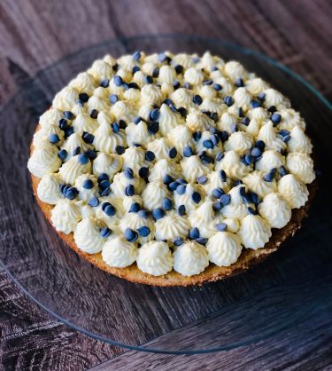 Torta Pan di Spagna con crema diplomatica al mandarinetto e gocce di cioccolato - farcitura interna