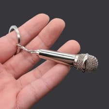 1pc mini microphone keychain for men, perfect gift for singers, rappers, music enthusiasts, and rock music lovers, music jewelry accessory for men