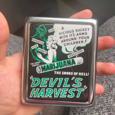 retro movie poster ad cigarette case, vintage-inspired devil's harvest metal wallet for cigarettes, collectible tin case with anti-deformation design for smokers