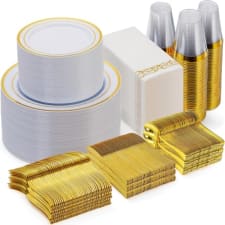 700 pcs golden/ silver plastic disposable dinnerware set perfect for 100 guests include :100 golden/ silver rim dinner plates, 100 golden/ silver dessert plates, 100 paper napkins, 100 cups, 100 golden/ silver cutlery set for party & wedding