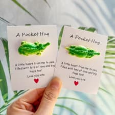inspirational crocodile pocket hug card - perfect for birthdays, weddings, back to school & holidays | unique mini resin animal decor with encouragement greeting | ideal gift for best friends