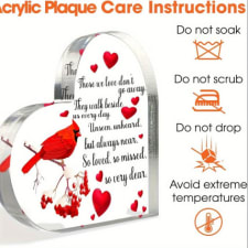 1pc, memorial gift acrylic heart shaped keepsake sign with cardinal pattern, transparent plaque gifts for deceased loved ones, angel gifts for mom, family, friends, for home room living room office decor, winter christmas keepsake plaque