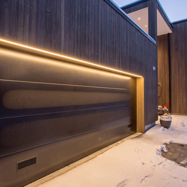 Garage strip light deals
