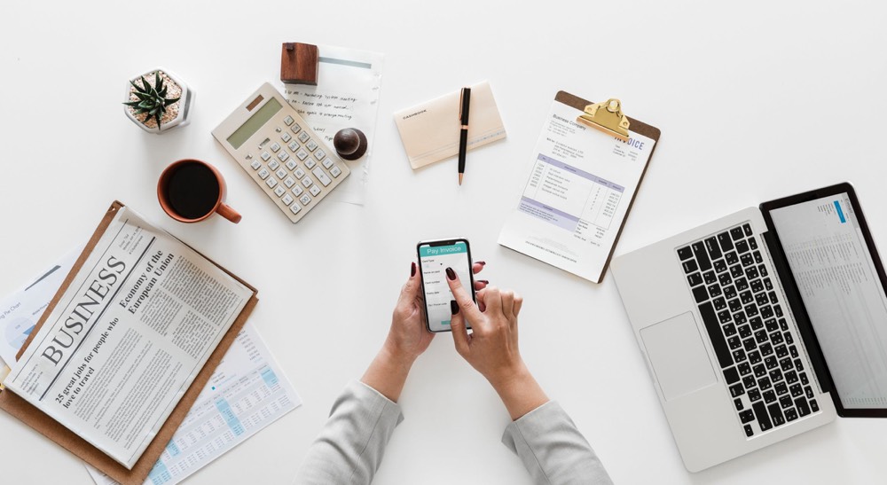 Investment Banking vs. Management Consulting: Which one is for you?