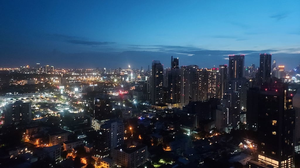 Thonburi : découvrir la rive cachée de Bangkok entre khlongs, temples et vie locale