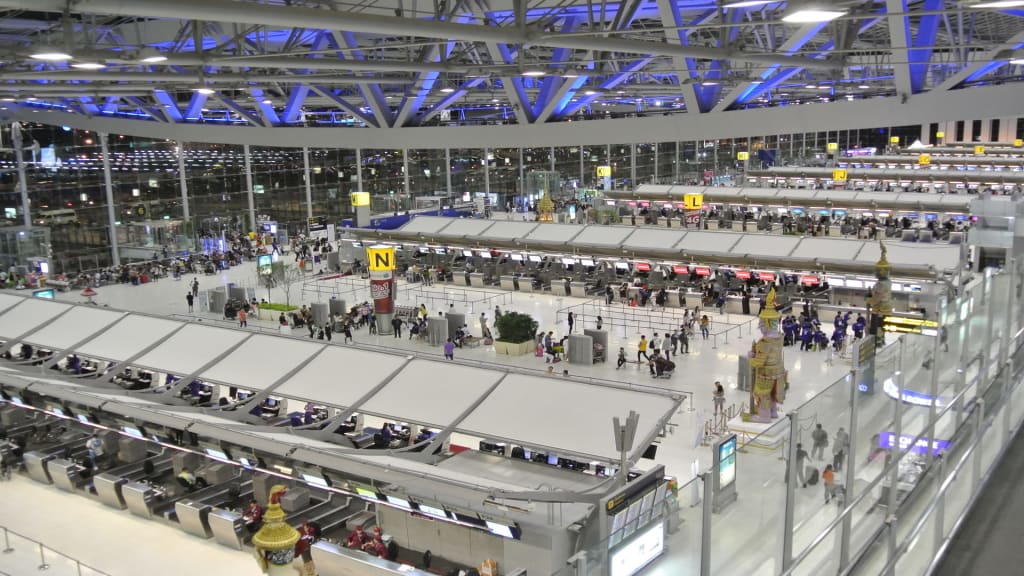 Shuttle buses from Bangkok's Don Muang Airport to downtown