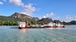 Les bateaux : ferry et speedboat