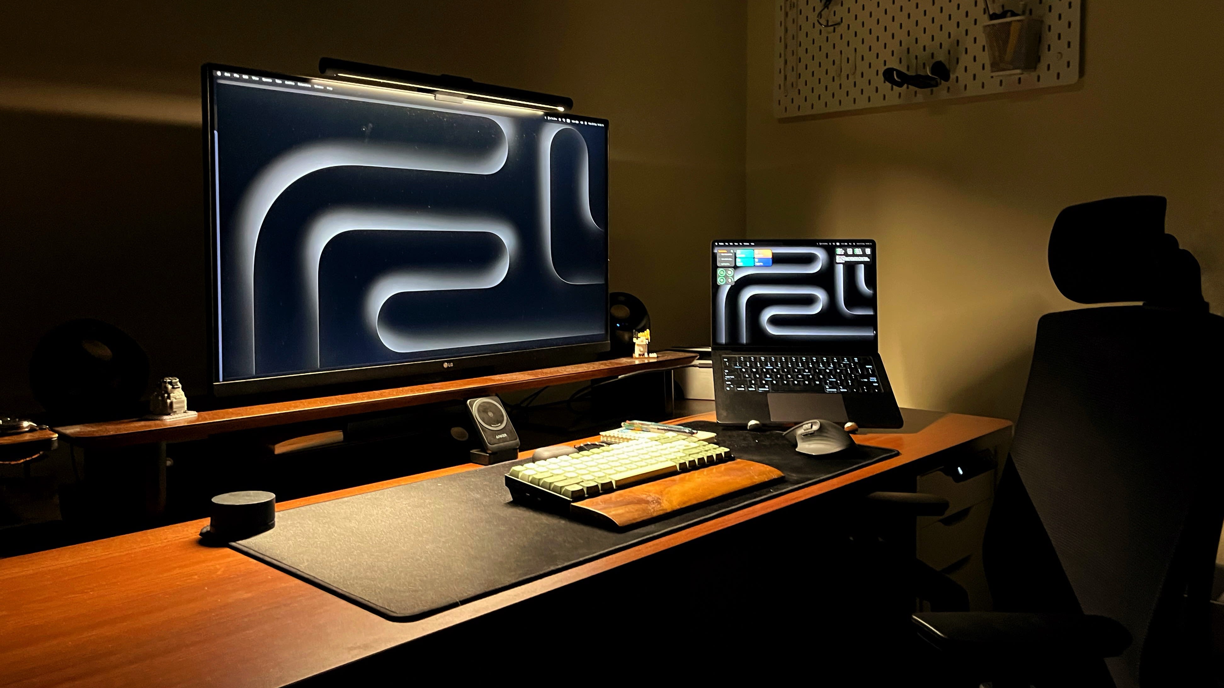 Photo of my desk setup