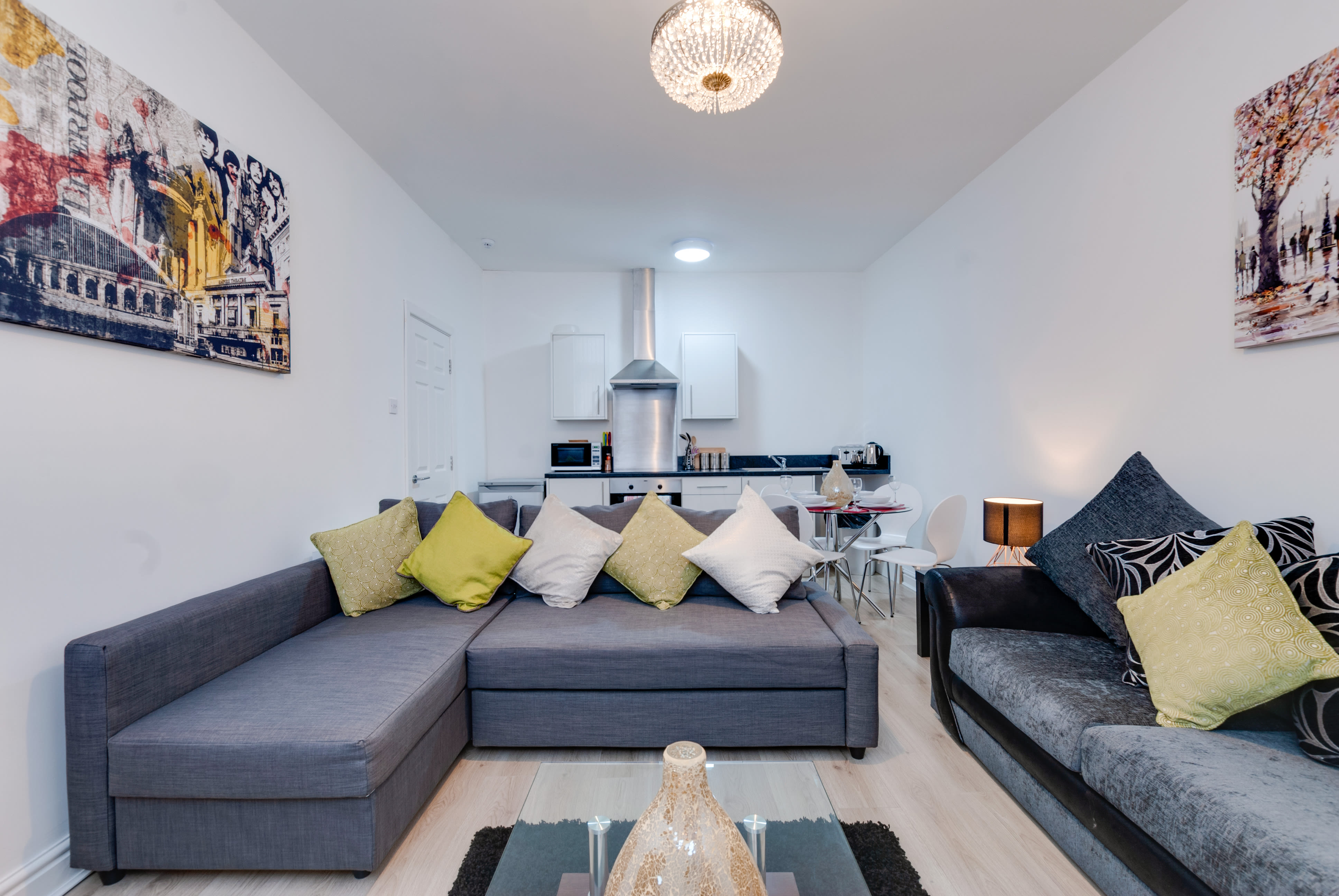 Liverpool Apartments Liverpool apartments with open plan living and a fully equipped kitchen, perfect for liverpool bnb