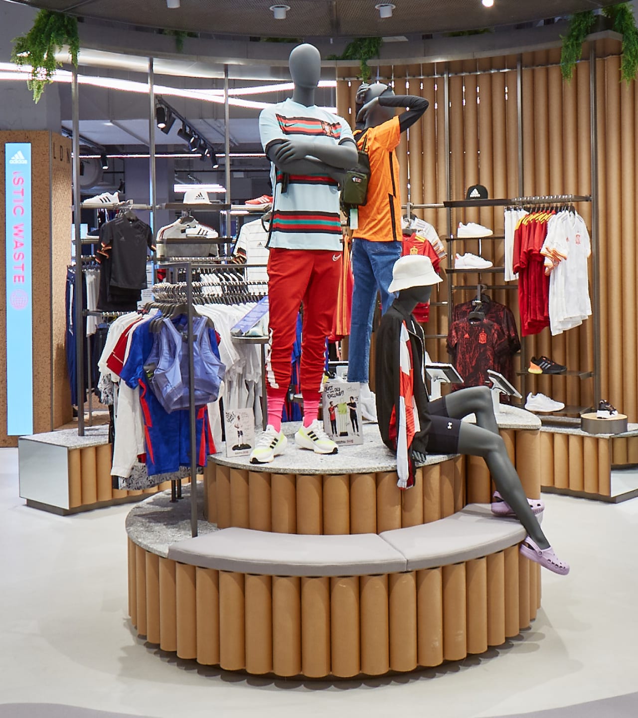 <p>A picture of a sustainable retail environment.</p>

