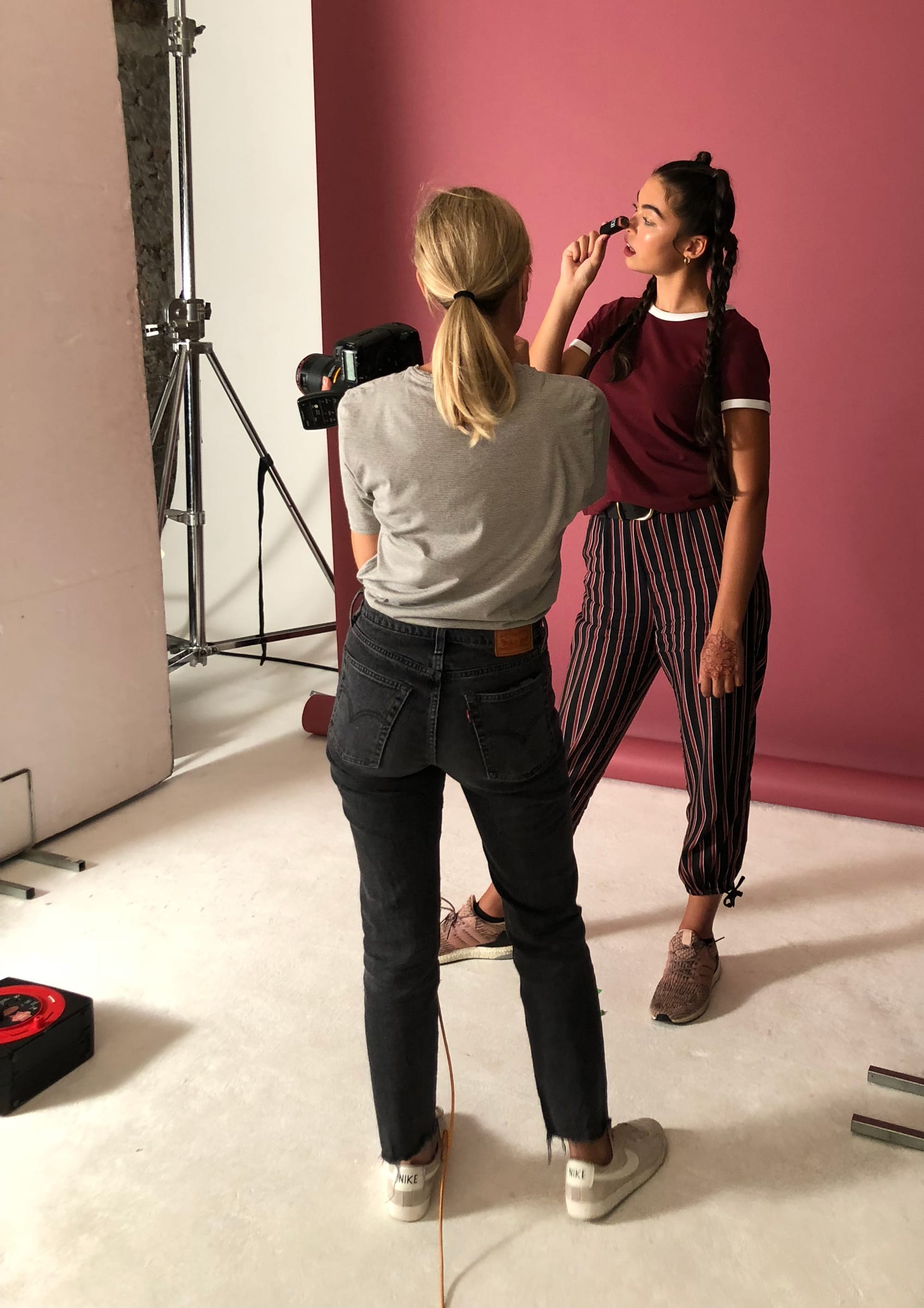 3ina behind the scenes shoot