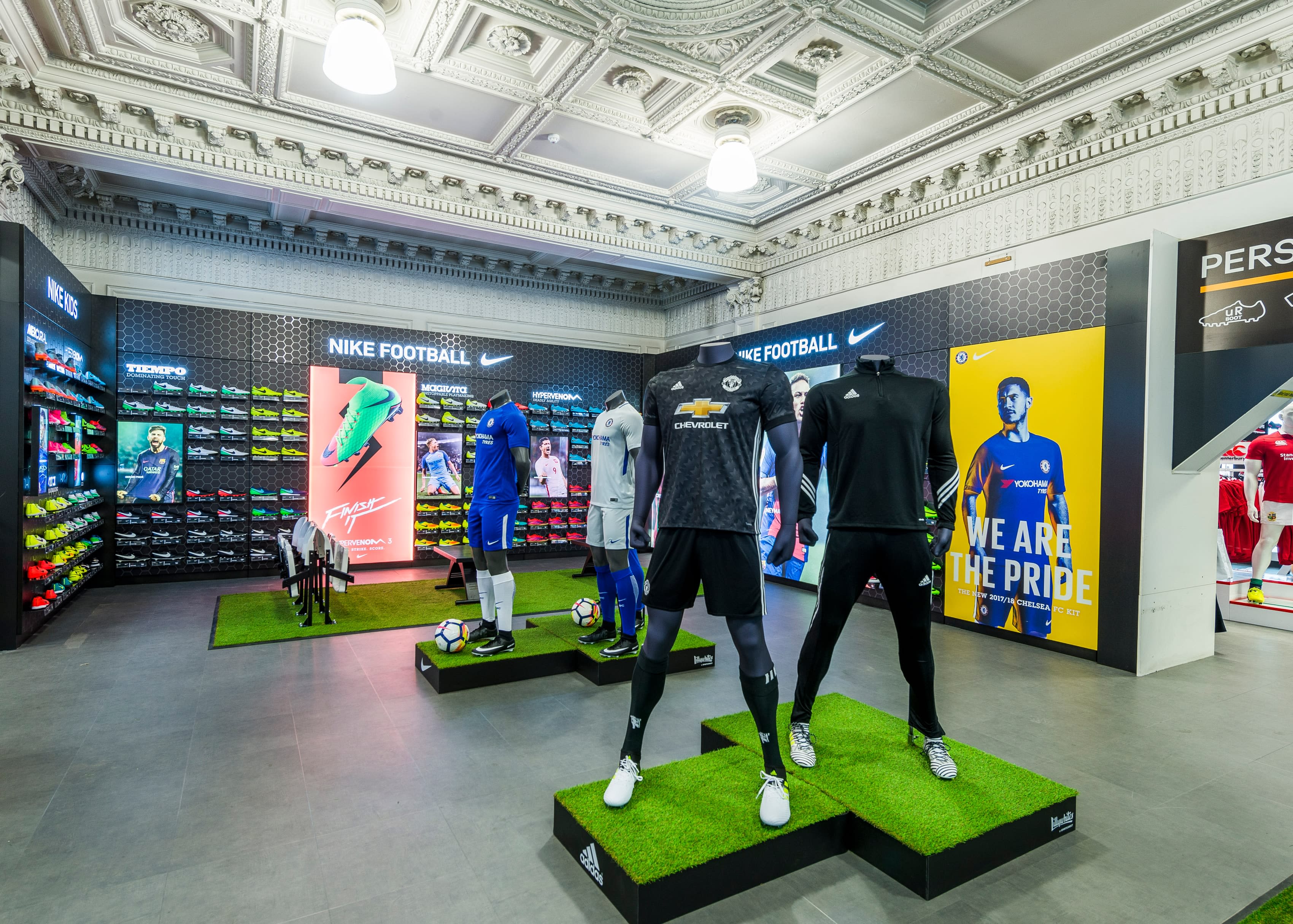 nike store piccadilly circus