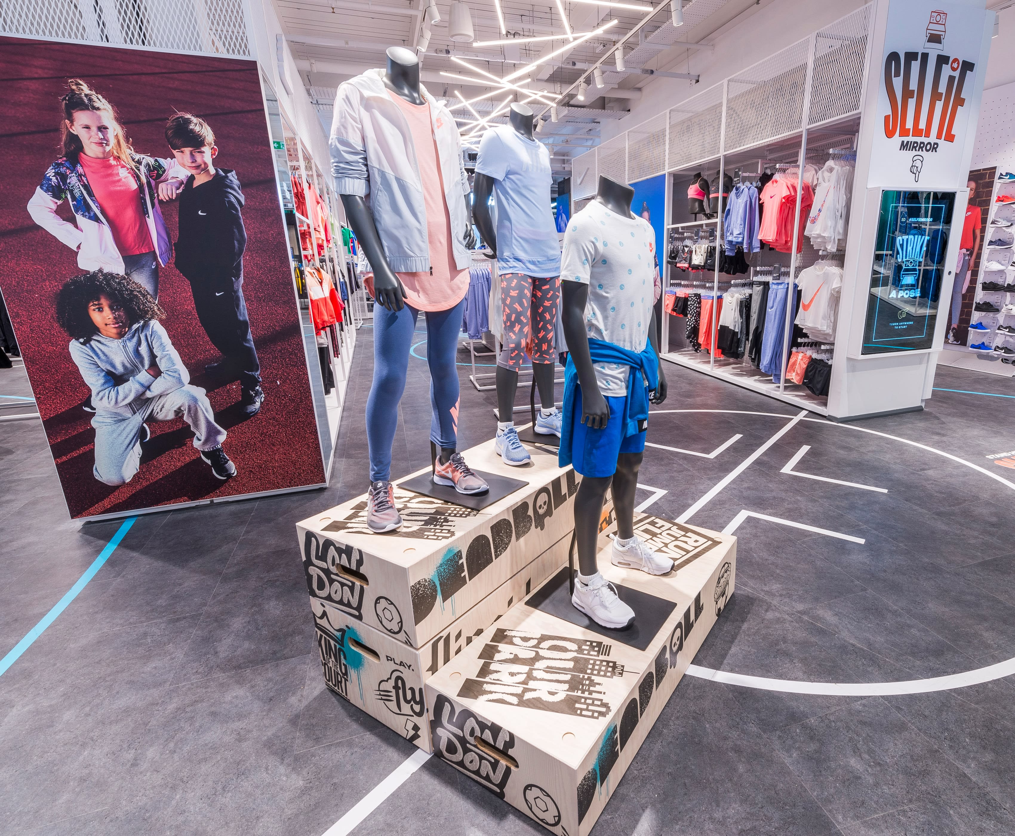 Kids mannequin display