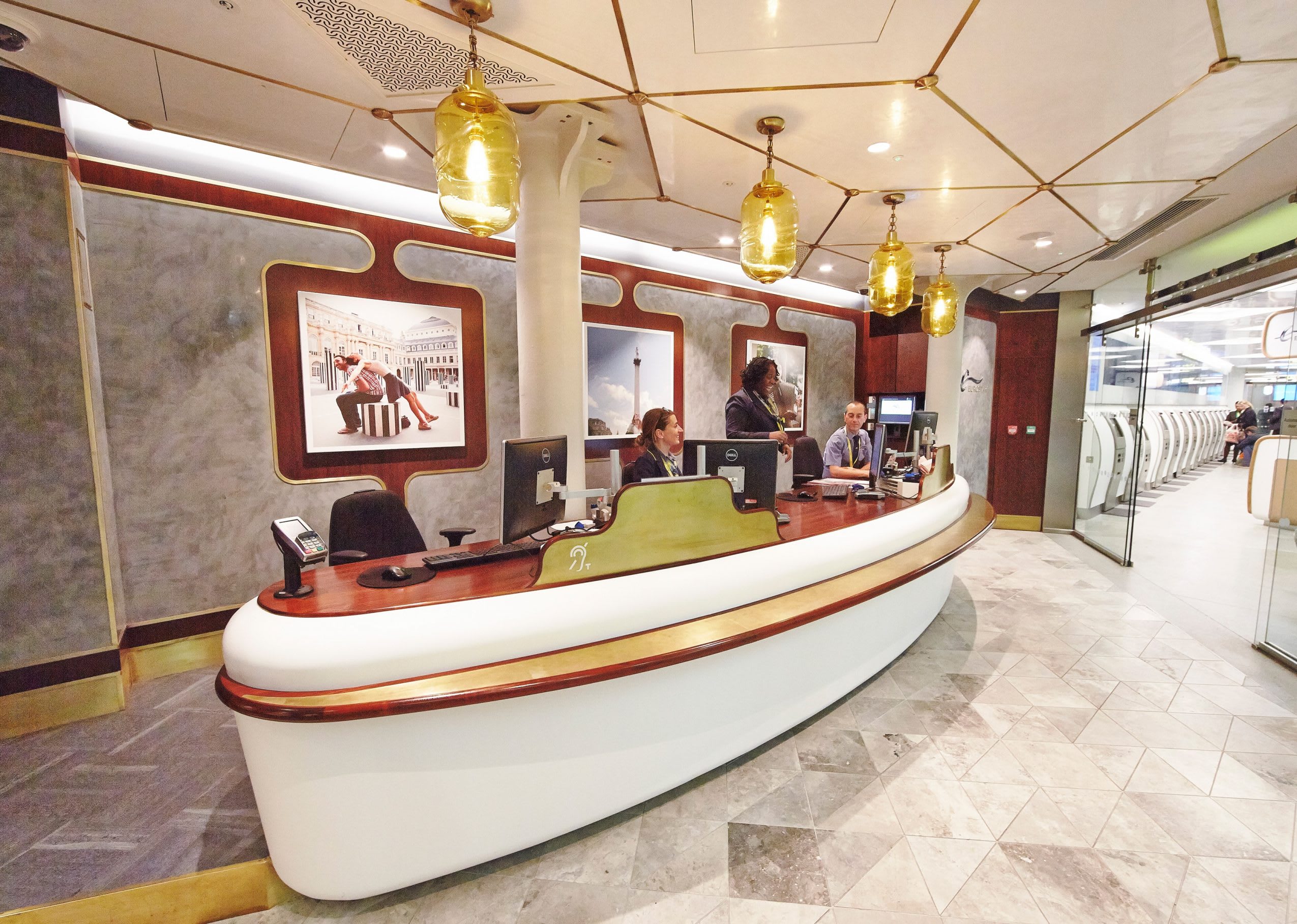 Eurostar customer service desk