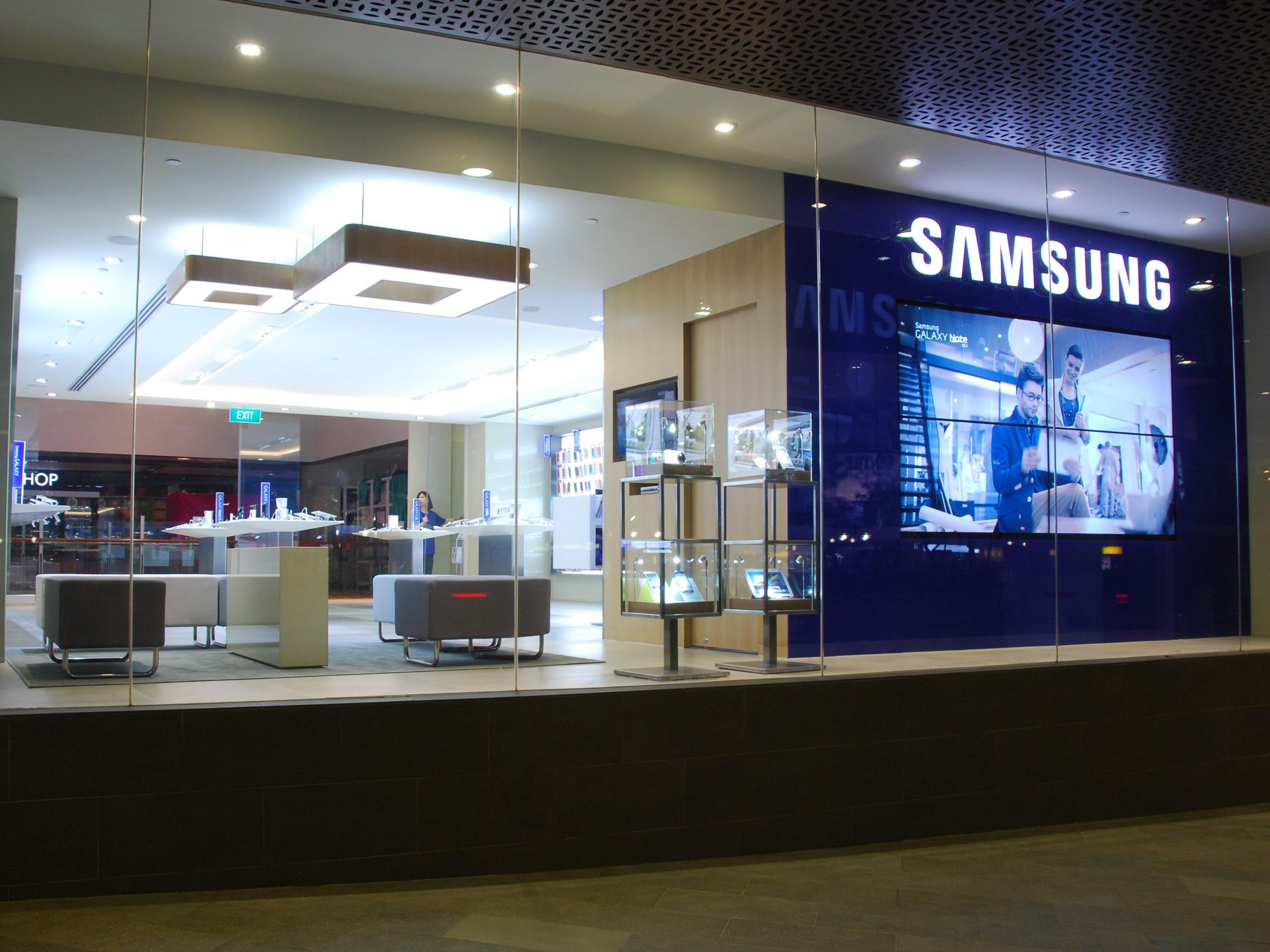 Samsung shop window
