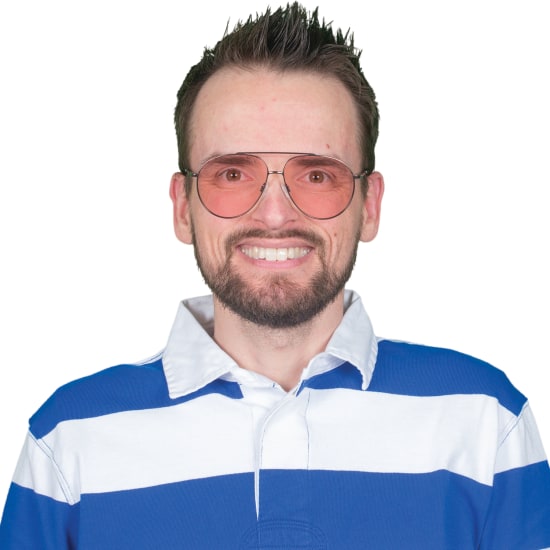 Man wearing TheraSpecs FL-Pro in Falcon frame style