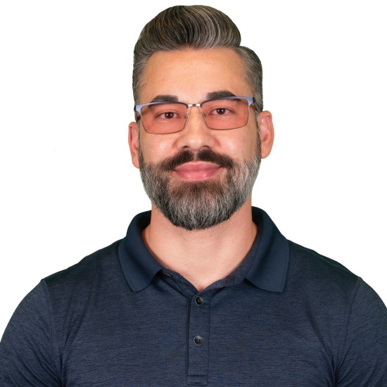 Man wearing TheraSpecs FL-Pro in Kingston frame style