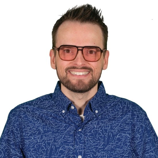 Man wearing TheraSpecs FL-Pro in Nolan frame style