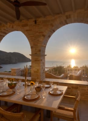 Villas for Large Groups (10+ Guests)