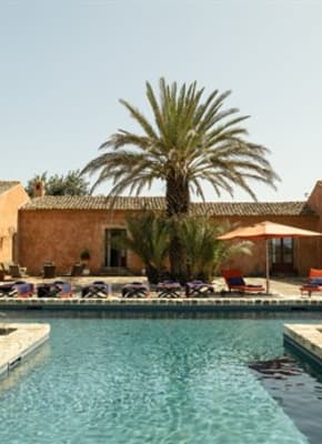 Villas with 3 to 5 bedrooms