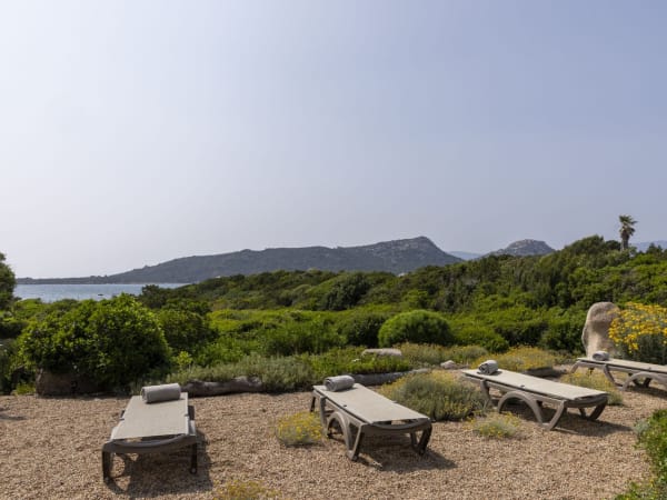 A panoramic spot in the gardens to relax in.