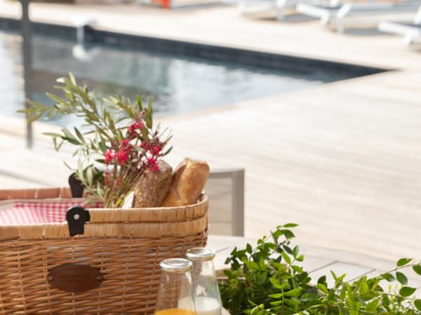 Speak to your Experience Specialist to arrange a wonderful breakfast delivery!