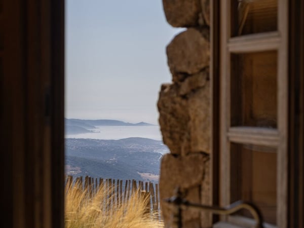 With views like this from the kitchen sink, washing up is never a chore at Casonu.