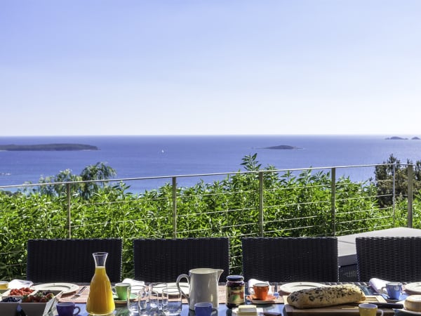 Breakfast is a special moment.