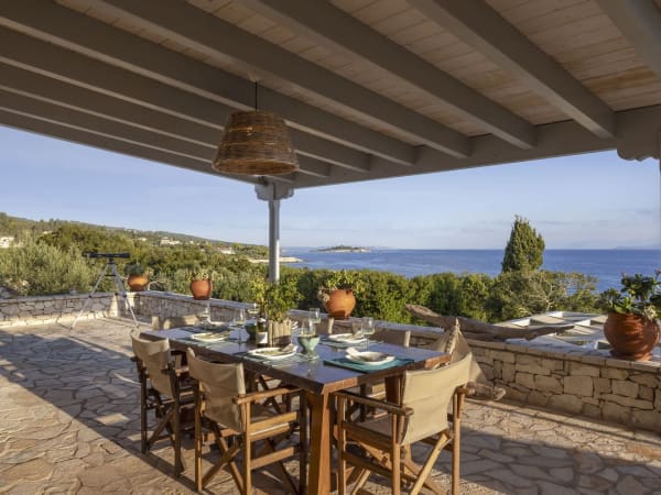 Al fresco dining with a view.