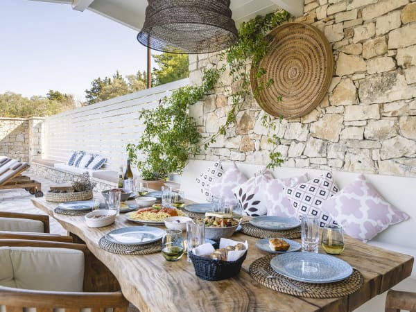 The al fresco dining area and kitchen by the pool.