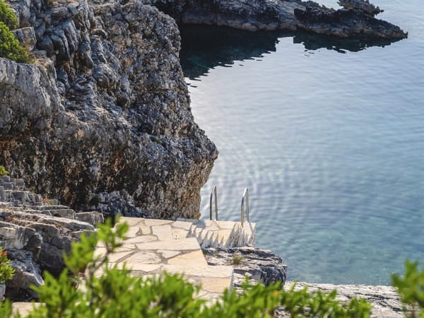 Heading down to the sea...