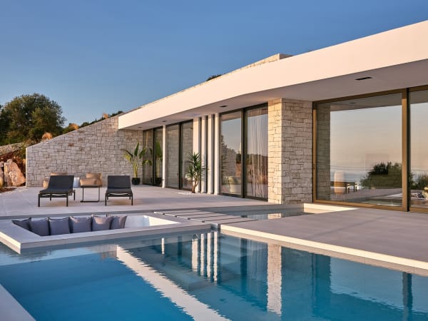 Roc a Mar's pool with its sunken sitting area.