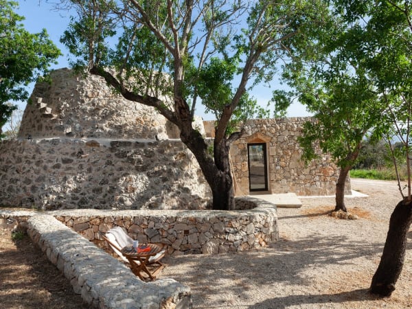 A shady spot near one of the old pajare in the grounds.