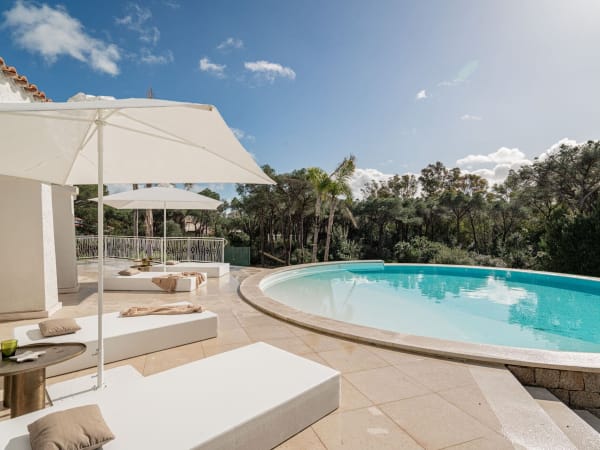 Lia's main lounge terrace with its irresistible circular infinity pool.