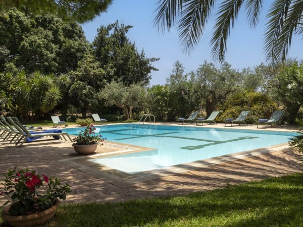 The splendid pool. Ready for a dip?