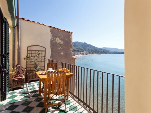 Another shot of the terrace.