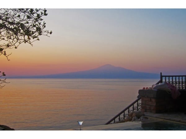 Dusk over Mount Etna, seen from the Jacuzzi at Estiva!