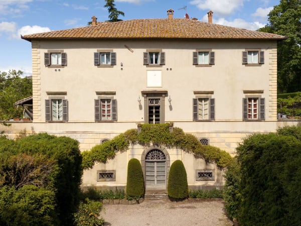 Welcome to Villa Rossi Danielli, a magnificent home dating back to the 16th century.