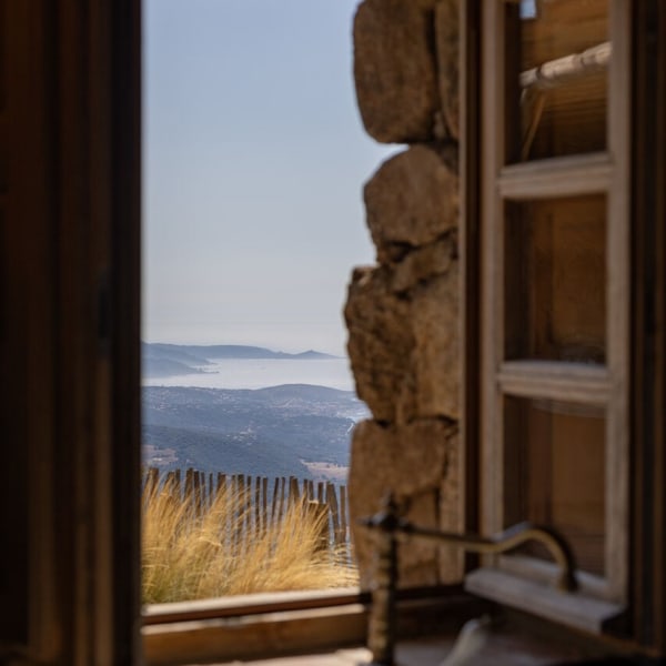 With views like this from the kitchen sink, washing up is never a chore at Casonu.