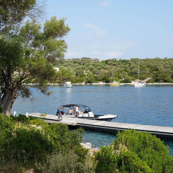 There's nothing easier than getting a boat to pick you up from La Sirena's jetty for a day trip.