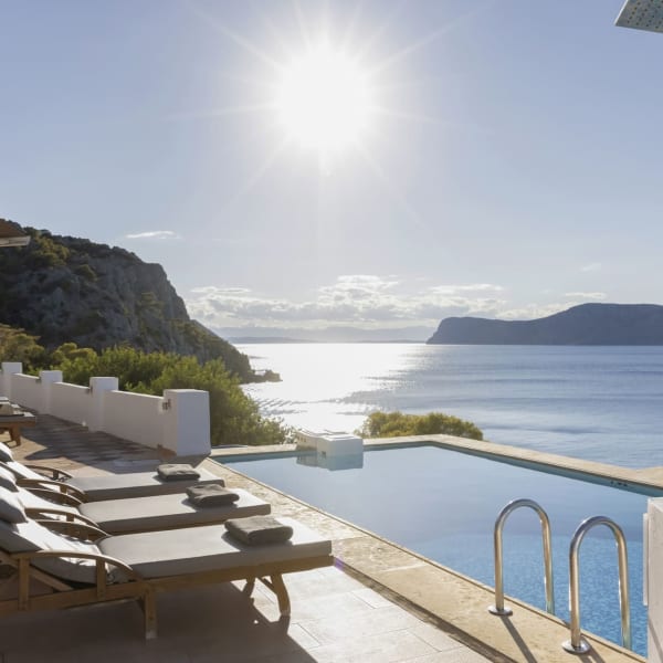 Superb views out to sea and the neighbouring islands.